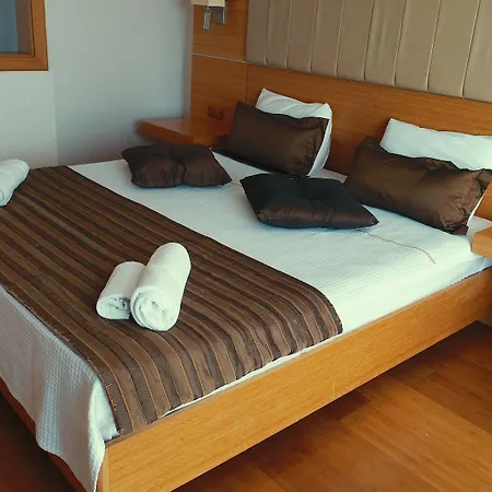 Hawthorn-karaca Hotell 5*