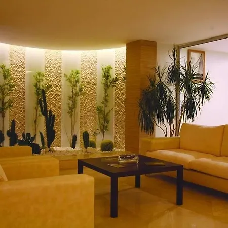 Hawthorn-karaca Hotel